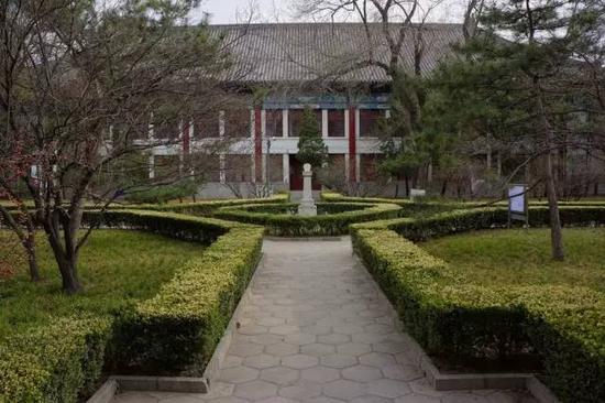 ▲ 北京大学赛克勒考古与艺术博物馆，图片来源：Panoramio